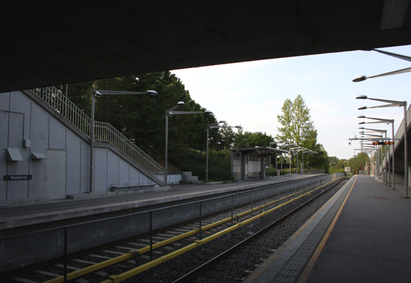 Spor 1 og 2 sett fra tunnelmunningen på stasjonen. Foto: SN.