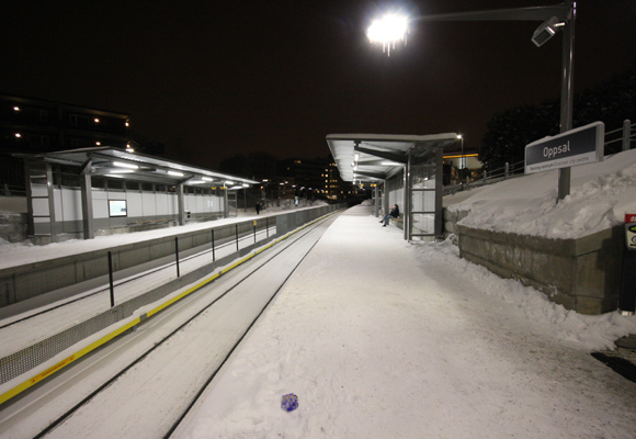 Nye Oppsal T-banestasjon sett fra Spor 2. Mot Skøyenåsen og vestover. Foto: SN.