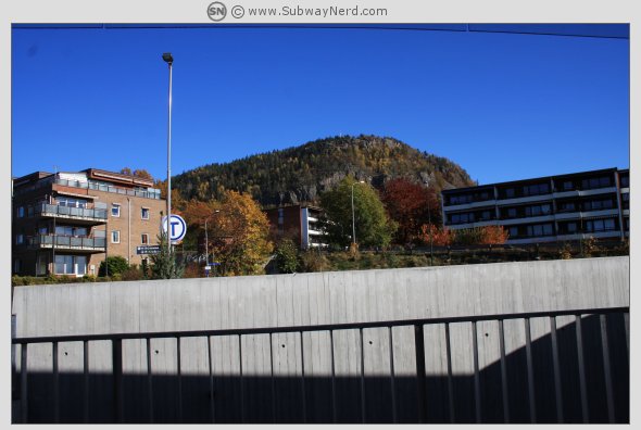 Litt mer av området ved stasjonen. Foto: SN.