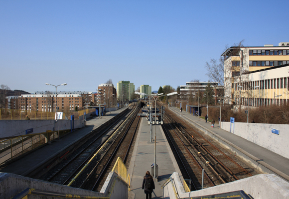 Fin og åpen stasjon. Men den trenger et ansiktsløft. Foto: SN.