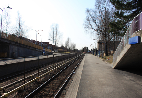 Uferdig skilting og blanding av gammelt og nytt. Man bør jobben helt ferdig. Foto: SN.