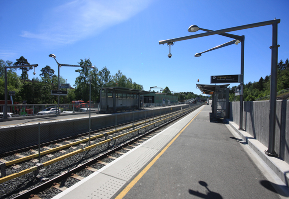 Litt av Avløs T-banestasjon fra Spor 2 mot 1. Vestgående. Foto: SN.
