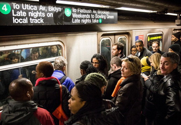 Rushtrafikk i New York City. Foto: Exeducated.