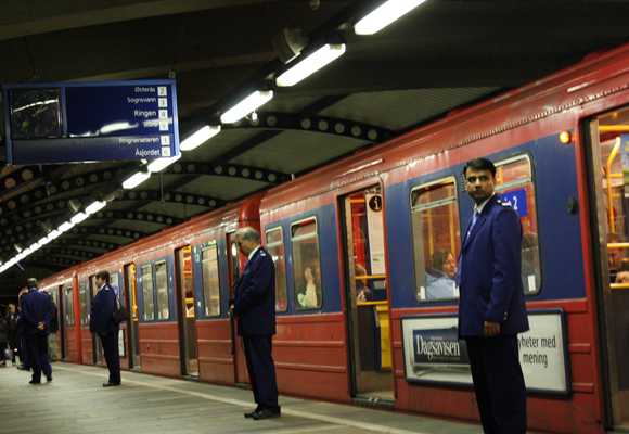 Vogenene og uniformene er like gamle som Ruters meningsløse unnskyldninger. Foto: Wikipedia.