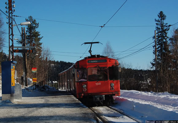 T-1341 ved gamle Besserud T-banestasjon. Foto: Magne Håheim.