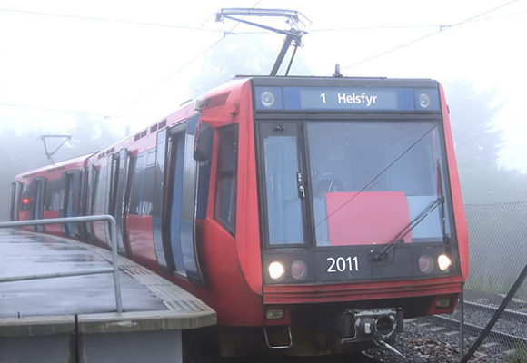 T-2000 vognsett ved Frognserseteren T-banestasjon. Foto: Gunnar Borkehagen.
