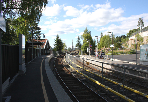 Litt av Voksenlia T-banestasjon. Foto: SN.
