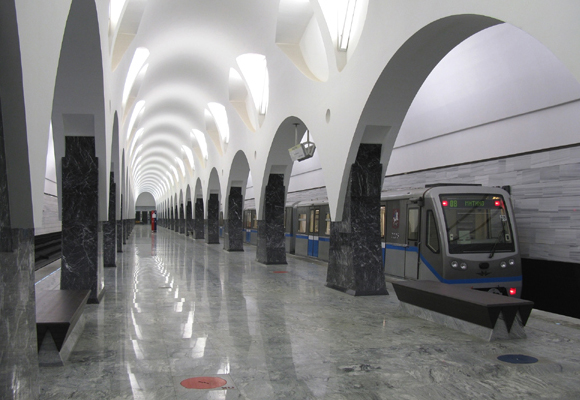 For et skue! T-banen i palasset. Foto: Eternal Triangle.