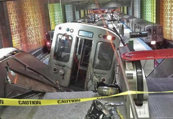 Ulykke ved O`Hare Station. Foto: Reuters.