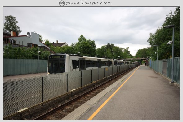 På en travel stasjon møtes ofte T-banene. Foto: SN.