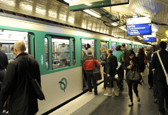 Travel dag på travel stasjon. Foto: EPA.